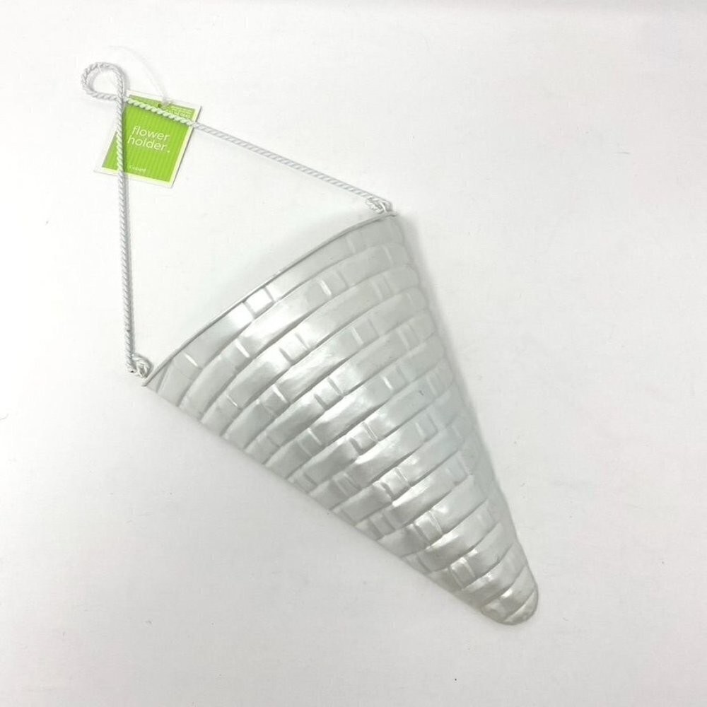Target Patterned Metal Hanging Flower Holder Decor White Springtime